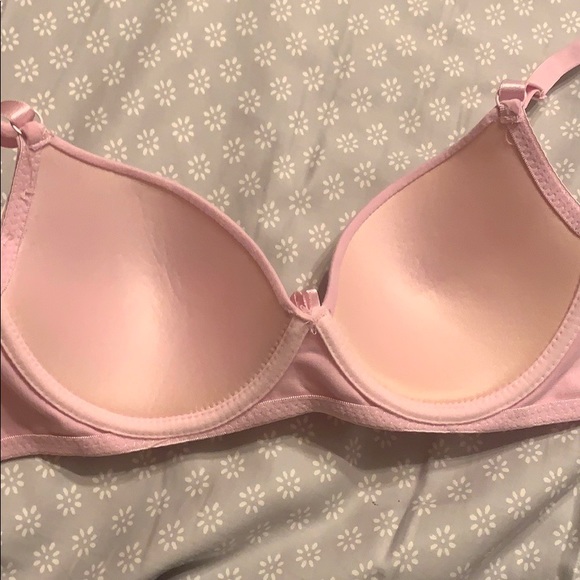Bras - Picture 2 of 8